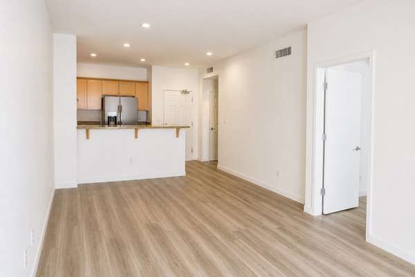 Gaslamp Condo 2B/2Ba Steps to Petco Park