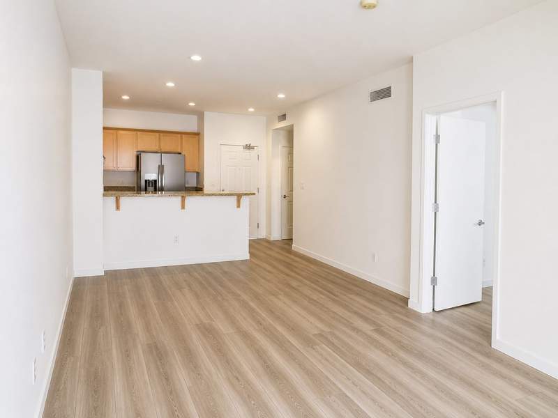 Gaslamp Condo 2B/2Ba Steps to Petco Park