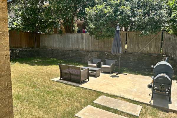Central DFW Spacious 5-bedroom Home