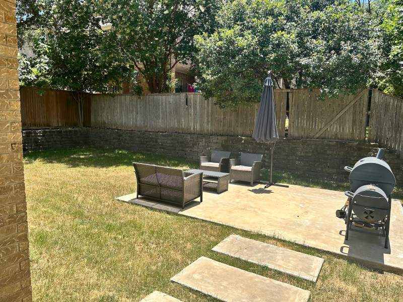 Central DFW Spacious 5-bedroom Home